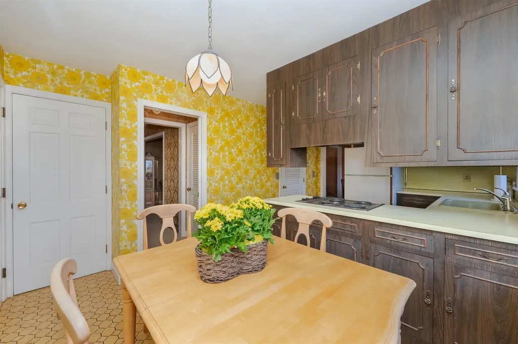 24 Hillcrest Drive Dover NH 03820