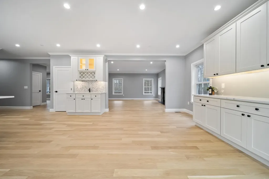 39 Mill Road Derry NH 03038