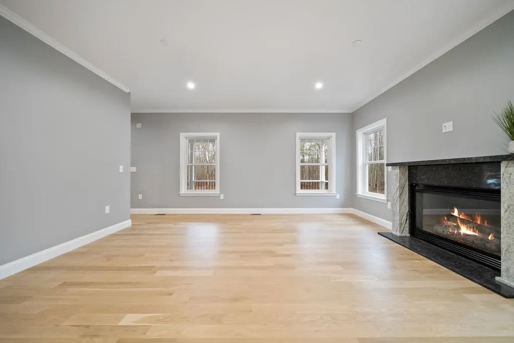 39 Mill Road Derry NH 03038