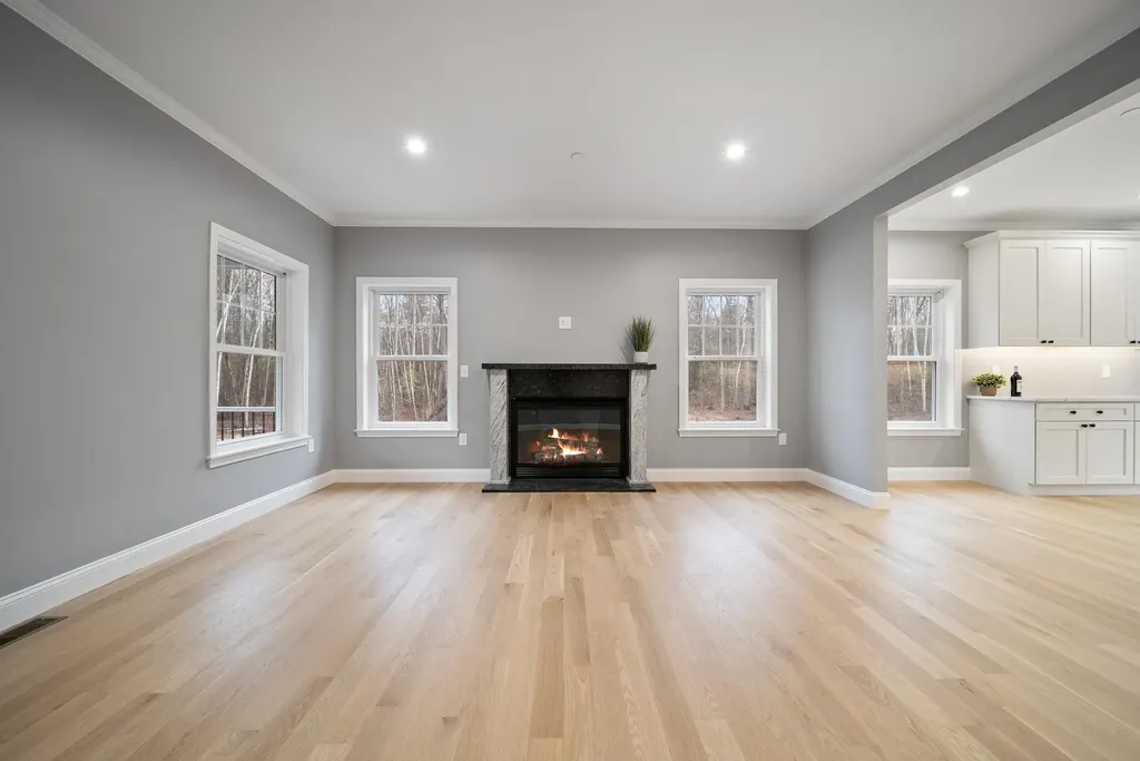 39 Mill Road Derry NH 03038