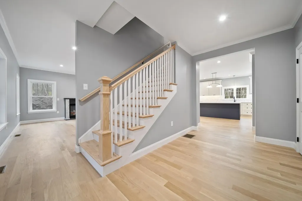 39 Mill Road Derry NH 03038