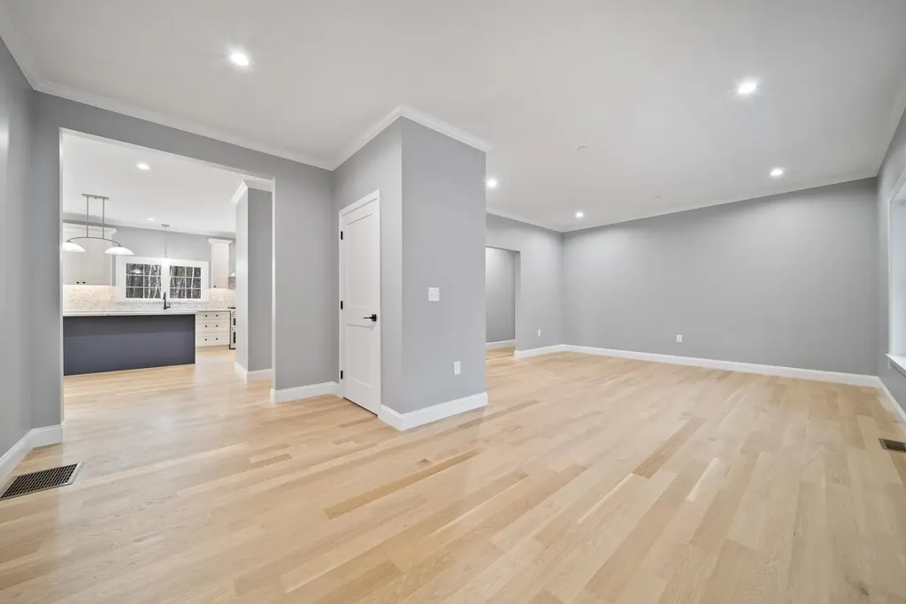 39 Mill Road Derry NH 03038