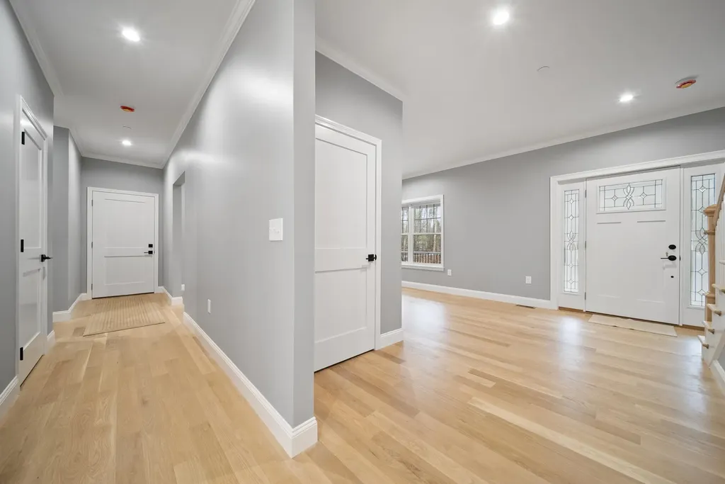 39 Mill Road Derry NH 03038