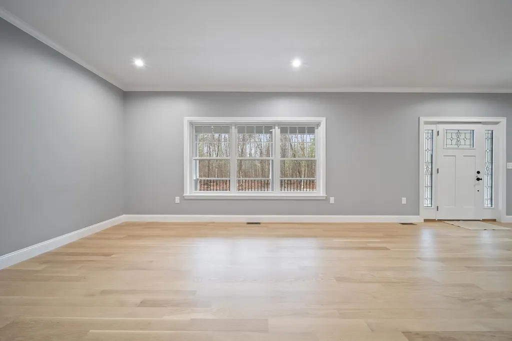 39 Mill Road Derry NH 03038