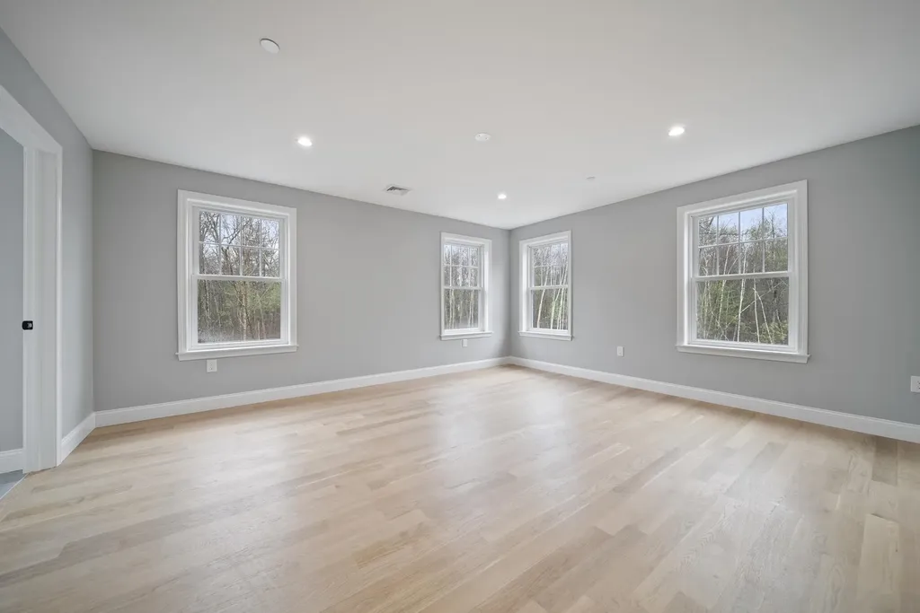 39 Mill Road Derry NH 03038