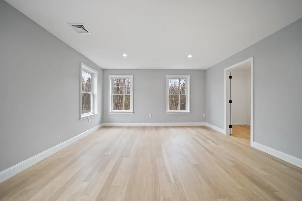 39 Mill Road Derry NH 03038