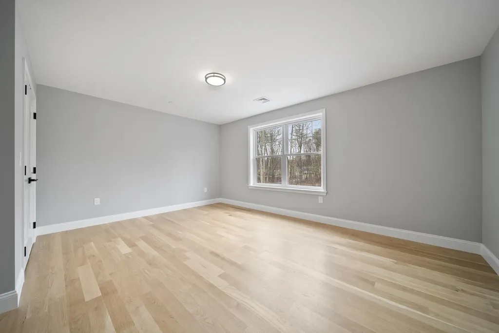 39 Mill Road Derry NH 03038