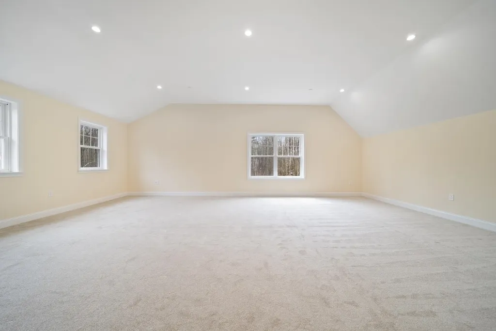 39 Mill Road Derry NH 03038