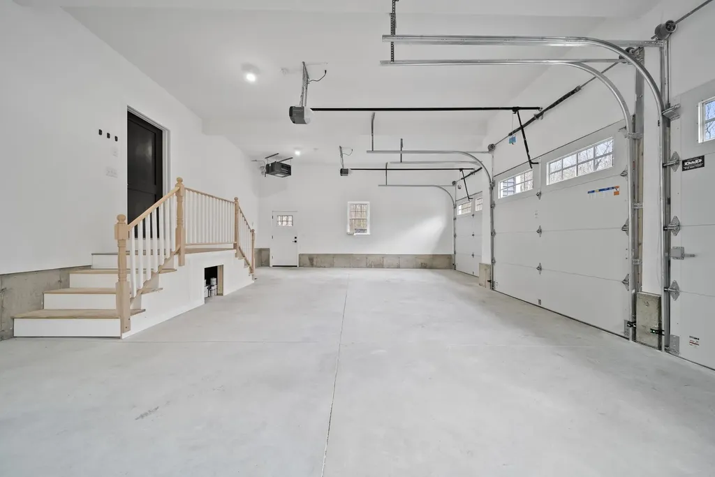 39 Mill Road Derry NH 03038