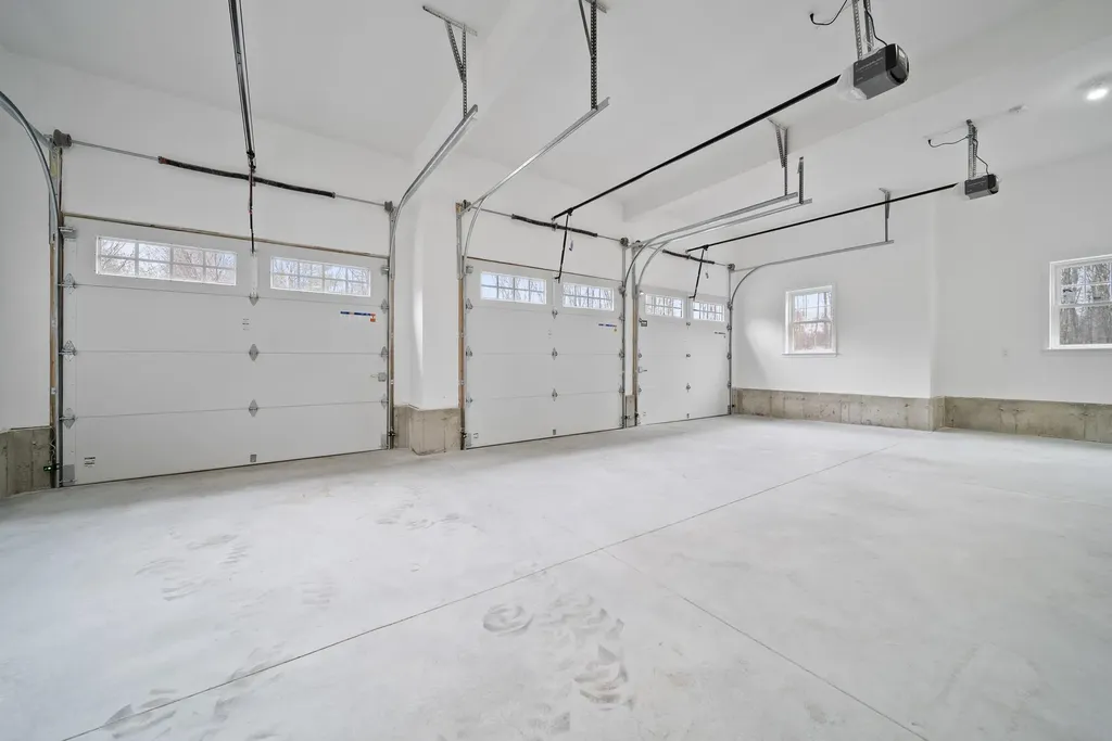 39 Mill Road Derry NH 03038