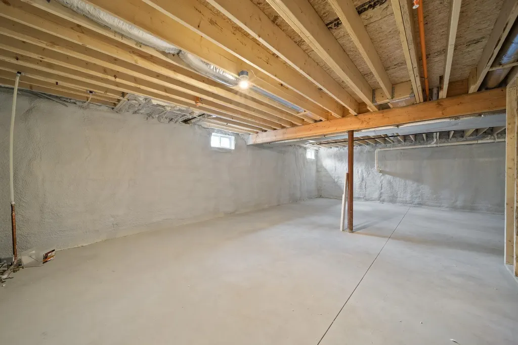 39 Mill Road Derry NH 03038