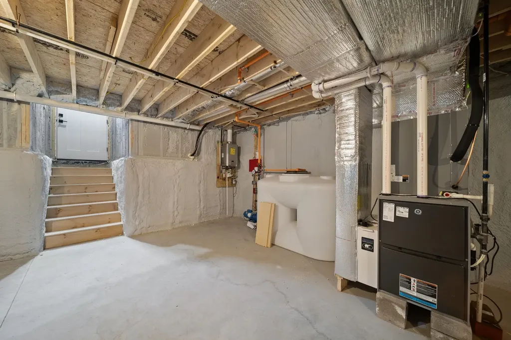 39 Mill Road Derry NH 03038