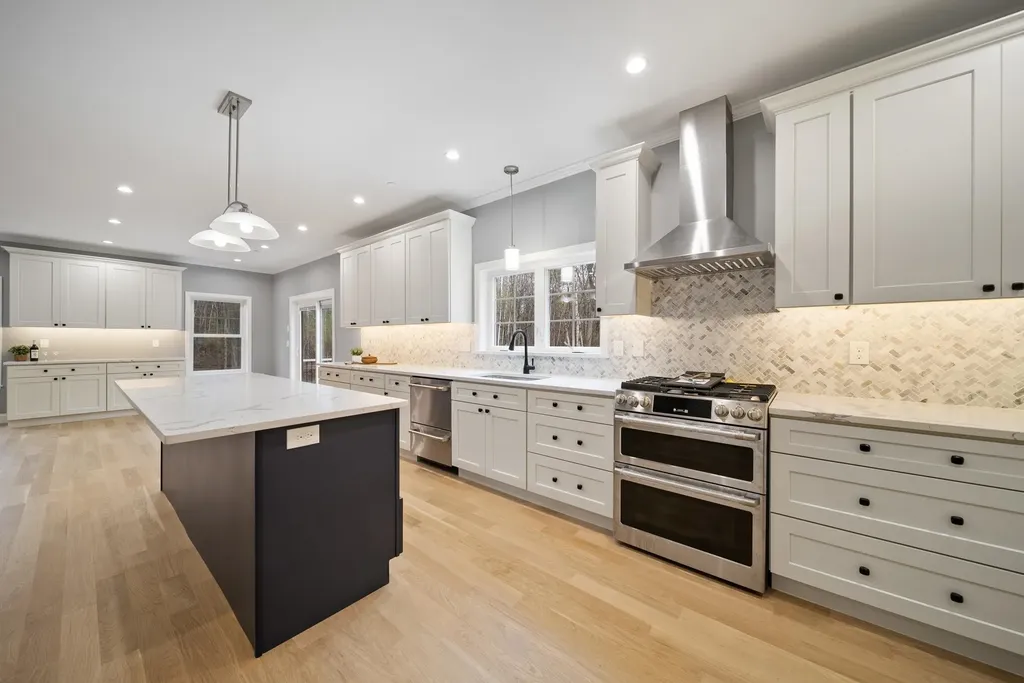 39 Mill Road Derry NH 03038