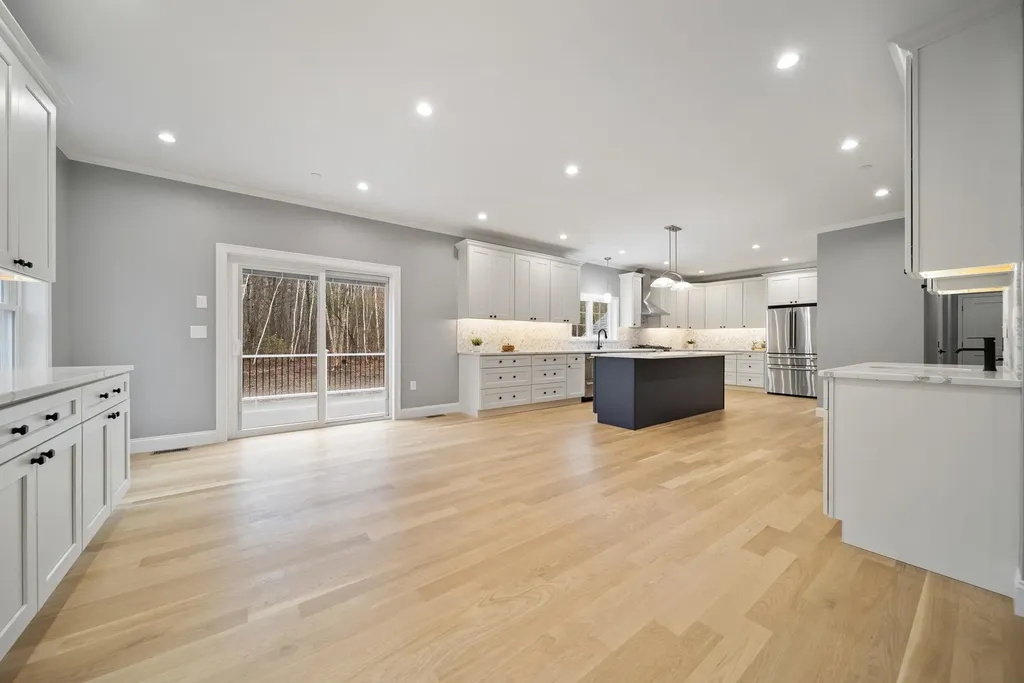 39 Mill Road Derry NH 03038