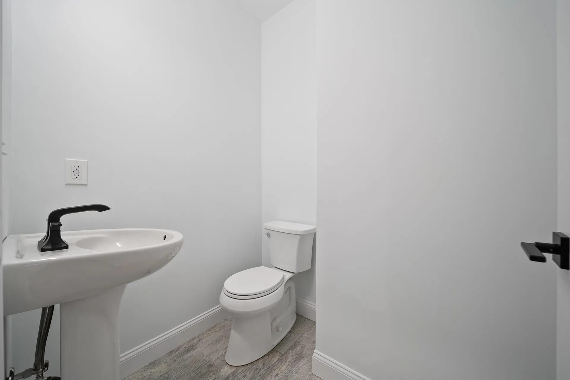 39 Mill Road Derry NH 03038