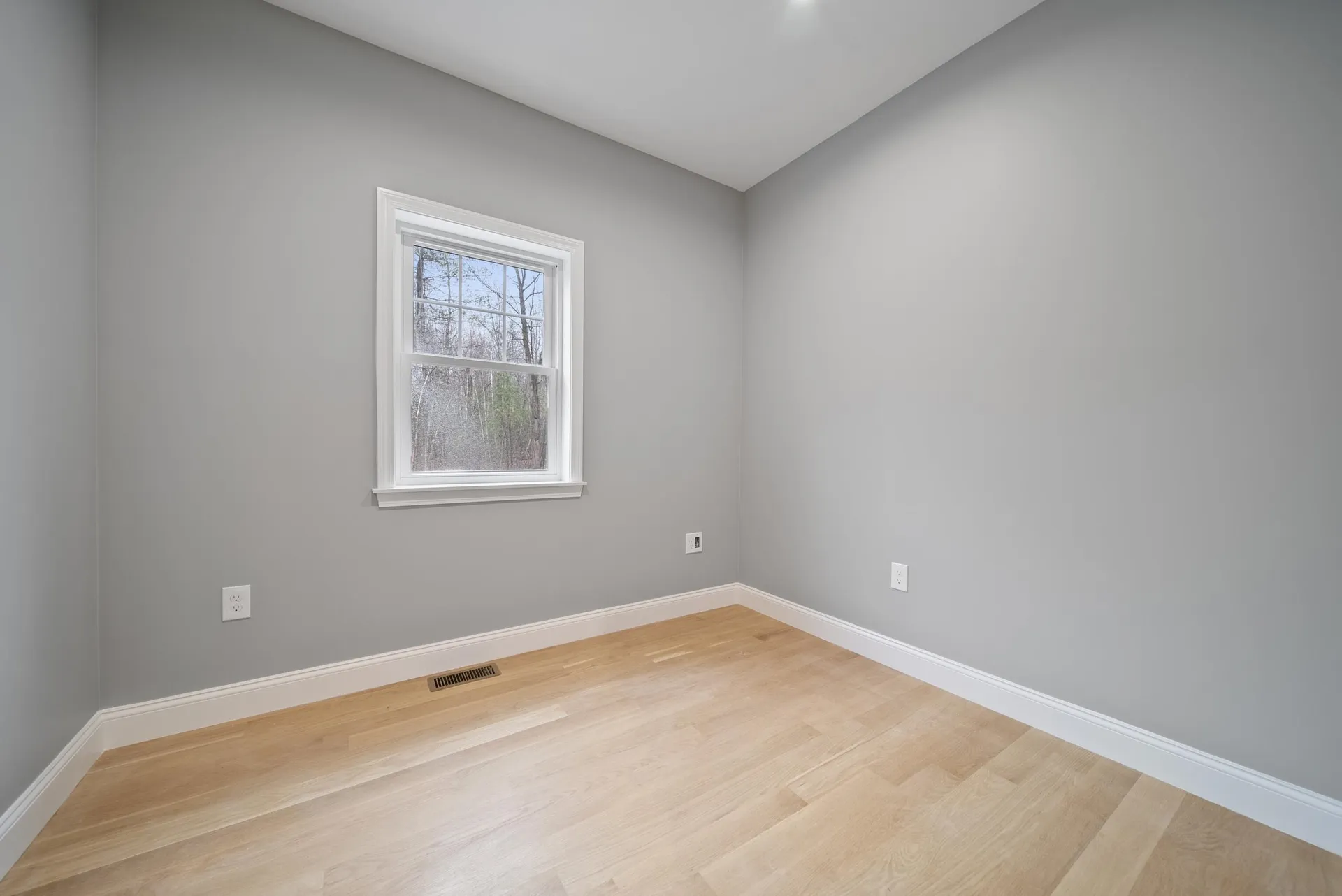 39 Mill Road Derry NH 03038