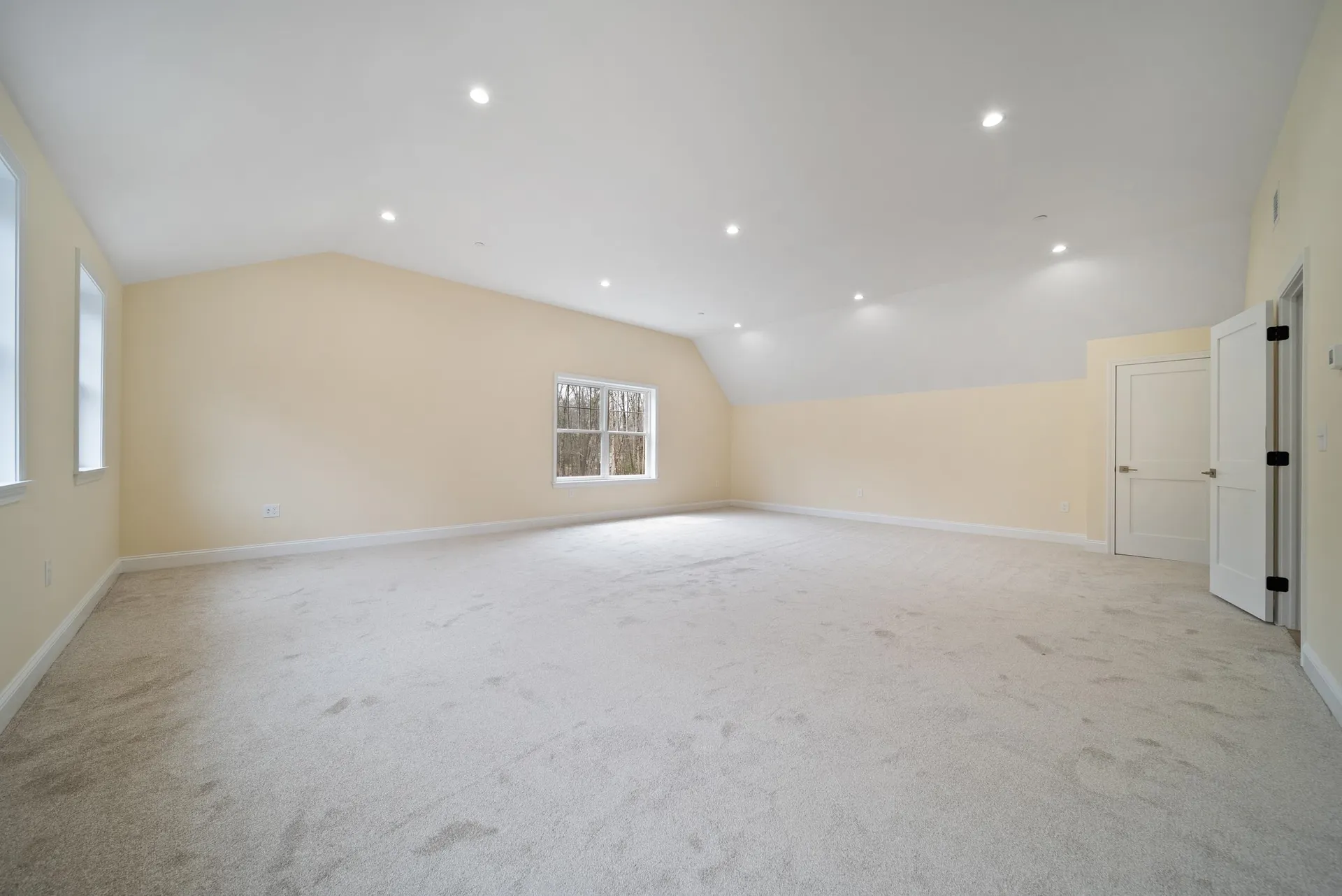 39 Mill Road Derry NH 03038