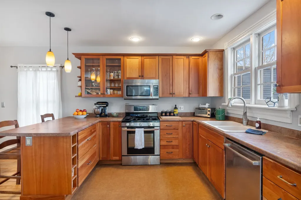 32 Booth Street Burlington VT 05401-8505