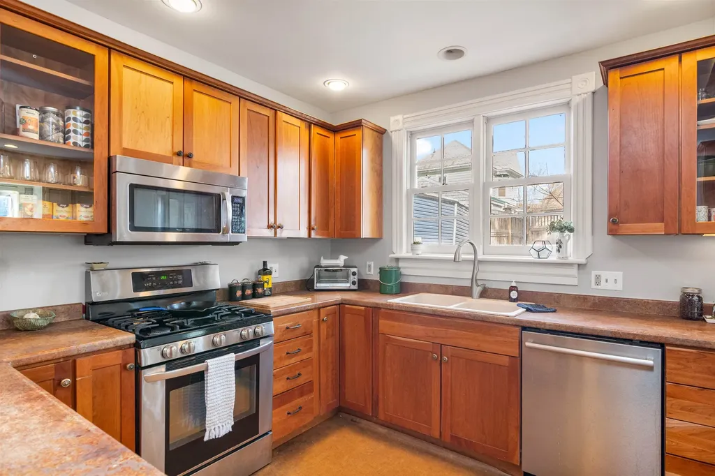 32 Booth Street Burlington VT 05401-8505