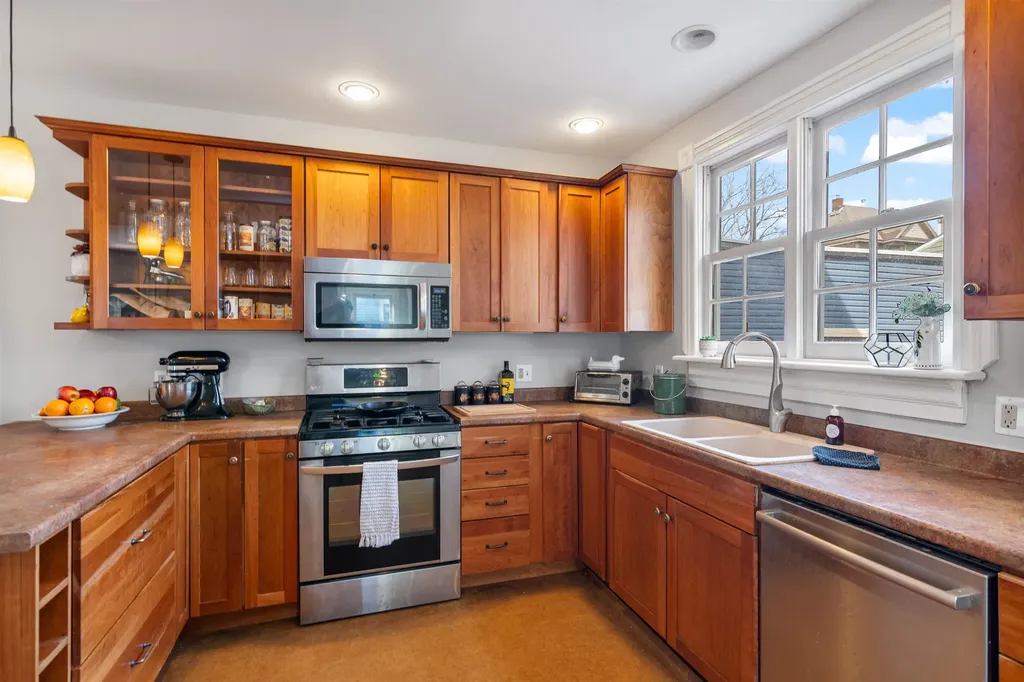 32 Booth Street Burlington VT 05401-8505