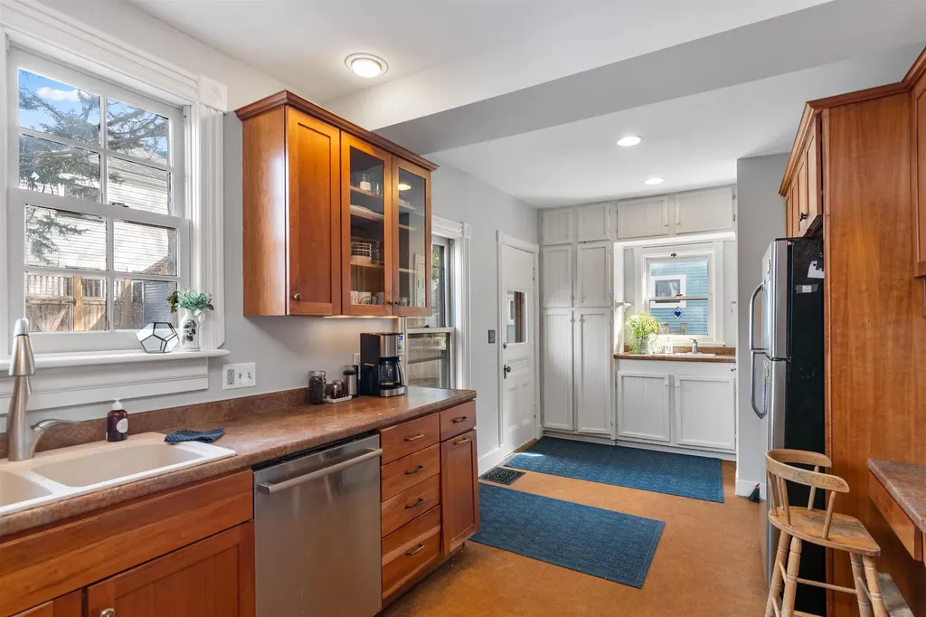 32 Booth Street Burlington VT 05401-8505