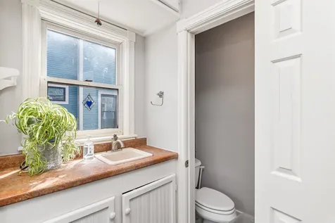 32 Booth Street Burlington VT 05401-8505