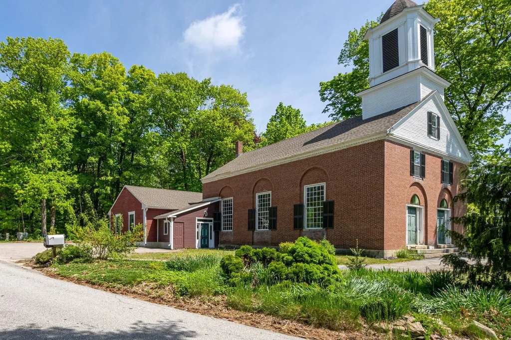 581 Isaac Frye Highway Wilton NH 03086