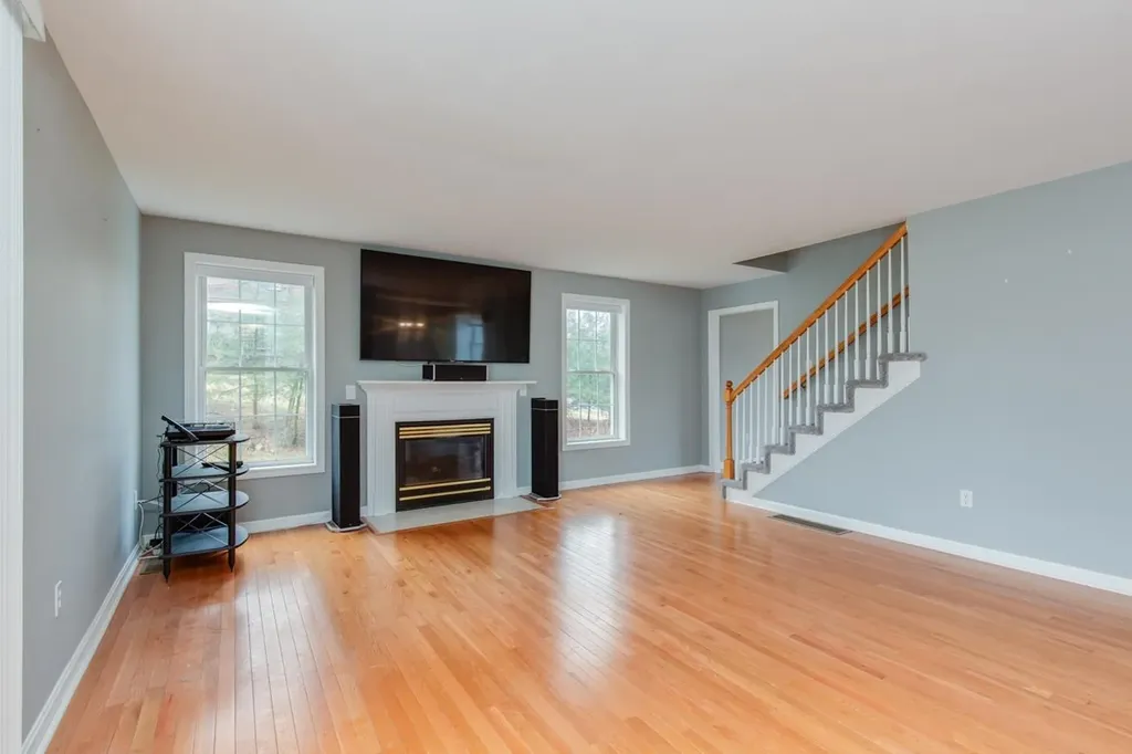 11 Drew Woods Drive Derry NH 03038