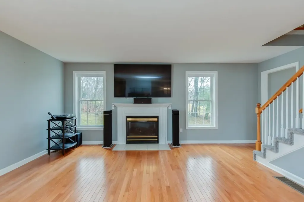 11 Drew Woods Drive Derry NH 03038