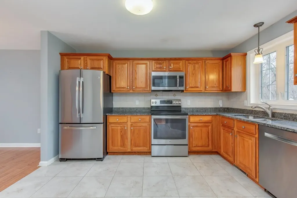 11 Drew Woods Drive Derry NH 03038