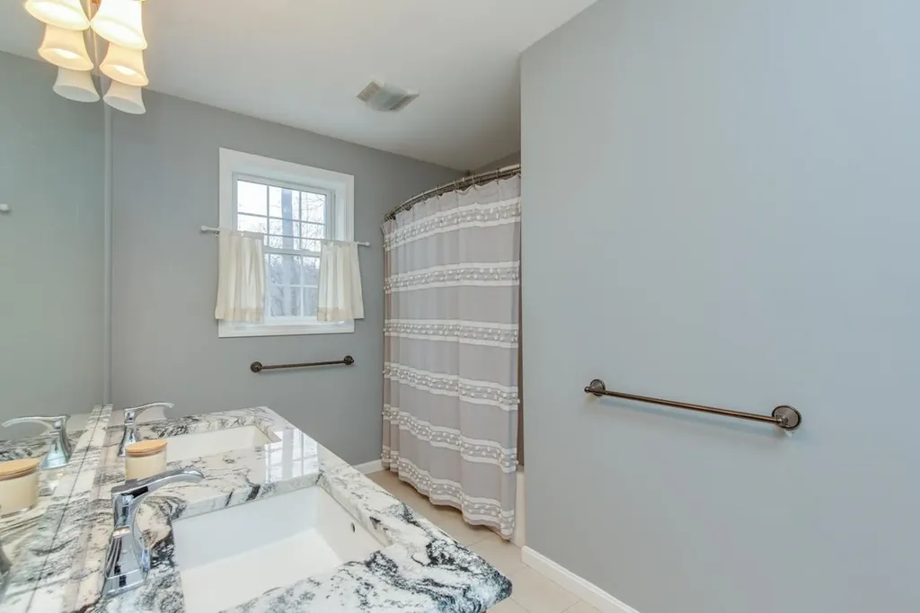 11 Drew Woods Drive Derry NH 03038