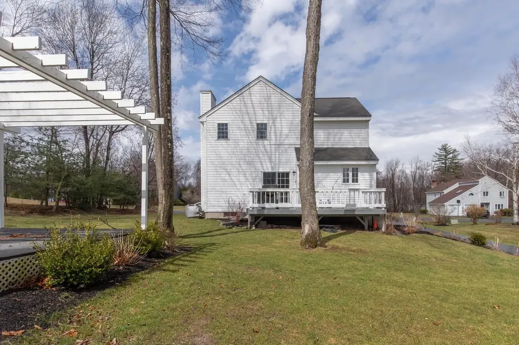 11 Drew Woods Drive Derry NH 03038