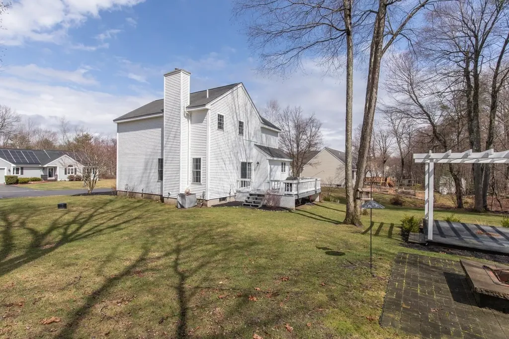 11 Drew Woods Drive Derry NH 03038