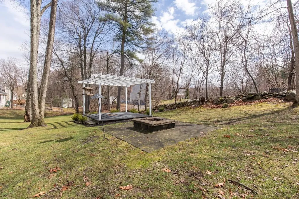 11 Drew Woods Drive Derry NH 03038