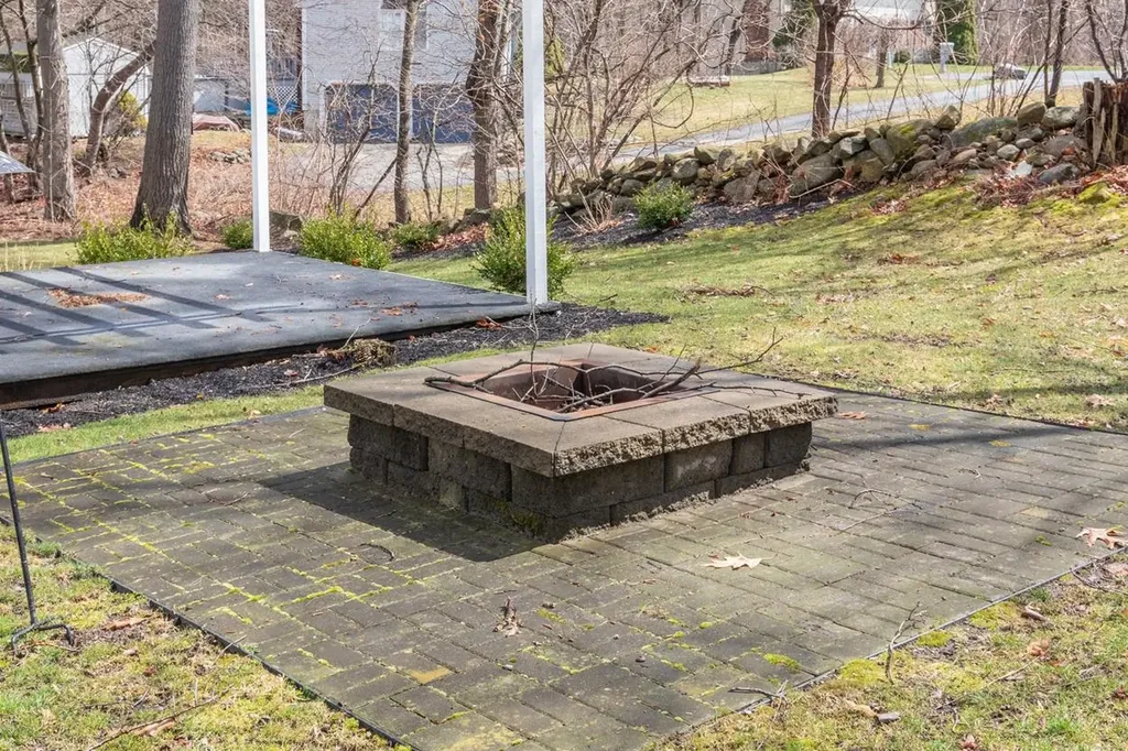 11 Drew Woods Drive Derry NH 03038