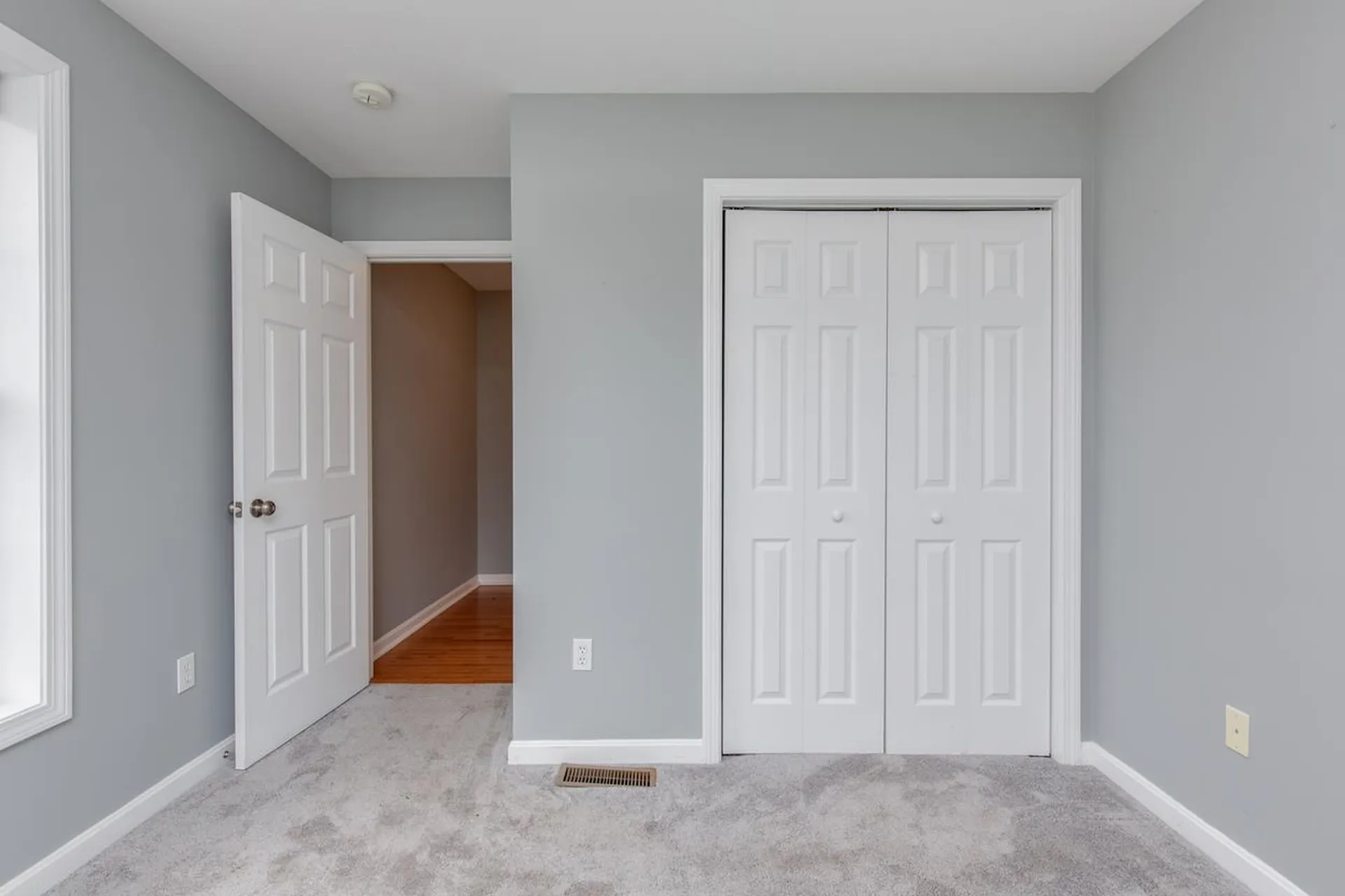 11 Drew Woods Drive Derry NH 03038