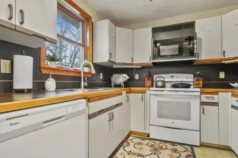 1 Blueberry Hill Road Raymond NH 03077