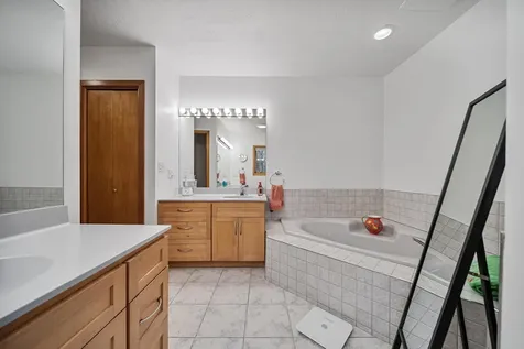 23 Osgood Street Windham NH 03087