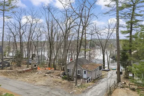 12 2nd Street Windham NH 03087