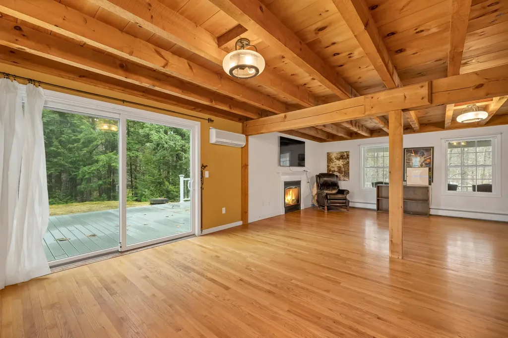 77 Kent Locke Circle Alton NH 03809