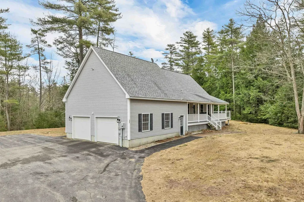 77 Kent Locke Circle Alton NH 03809