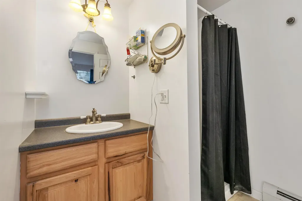 77 Kent Locke Circle Alton NH 03809