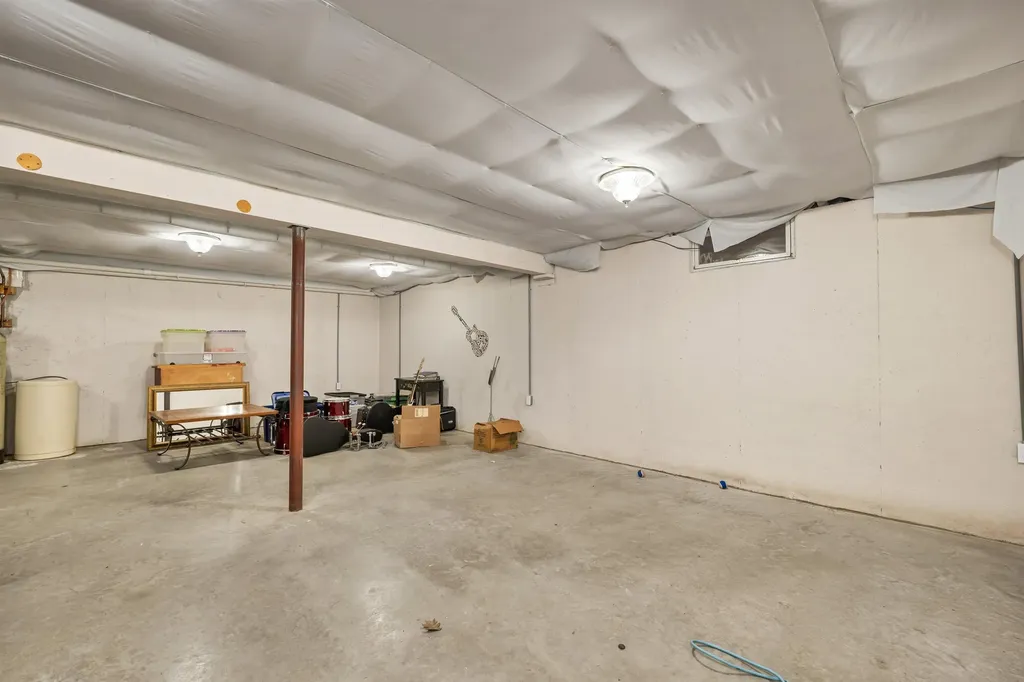 77 Kent Locke Circle Alton NH 03809