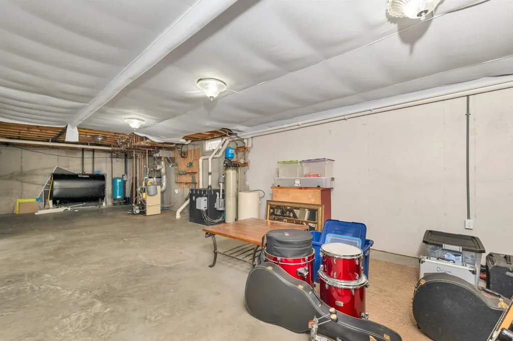 77 Kent Locke Circle Alton NH 03809