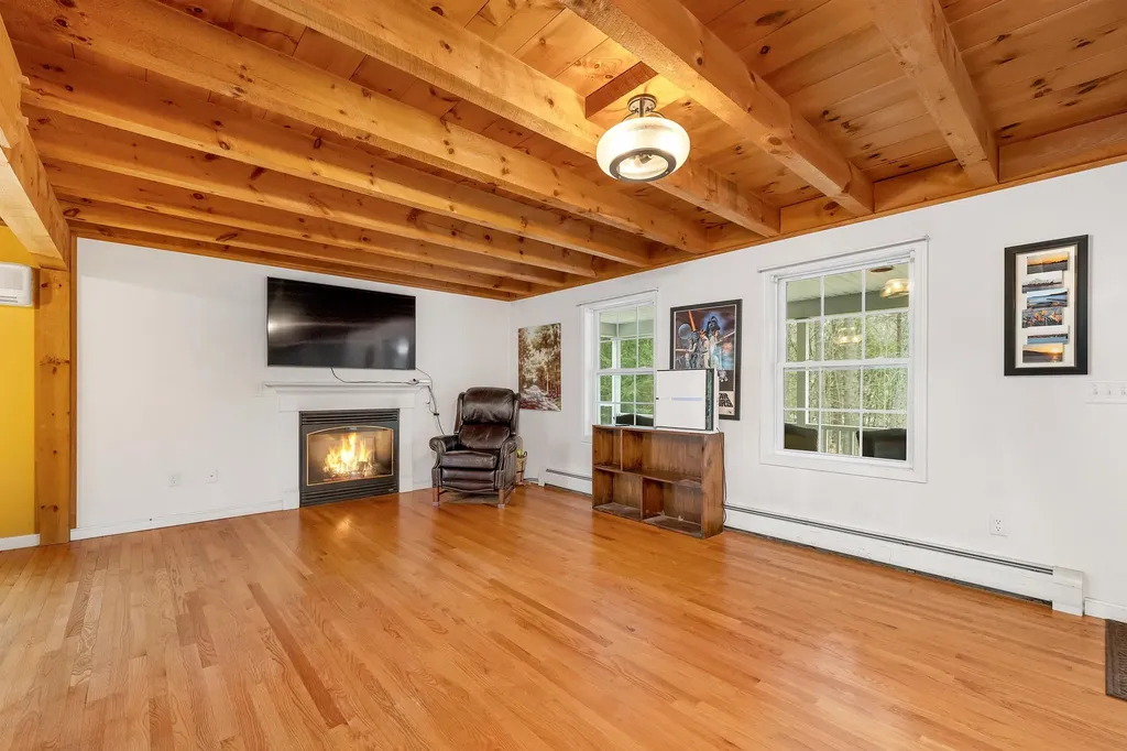 77 Kent Locke Circle Alton NH 03809