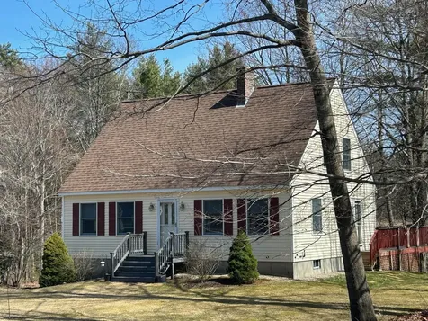 15 Capitol Circle Rochester NH 03867