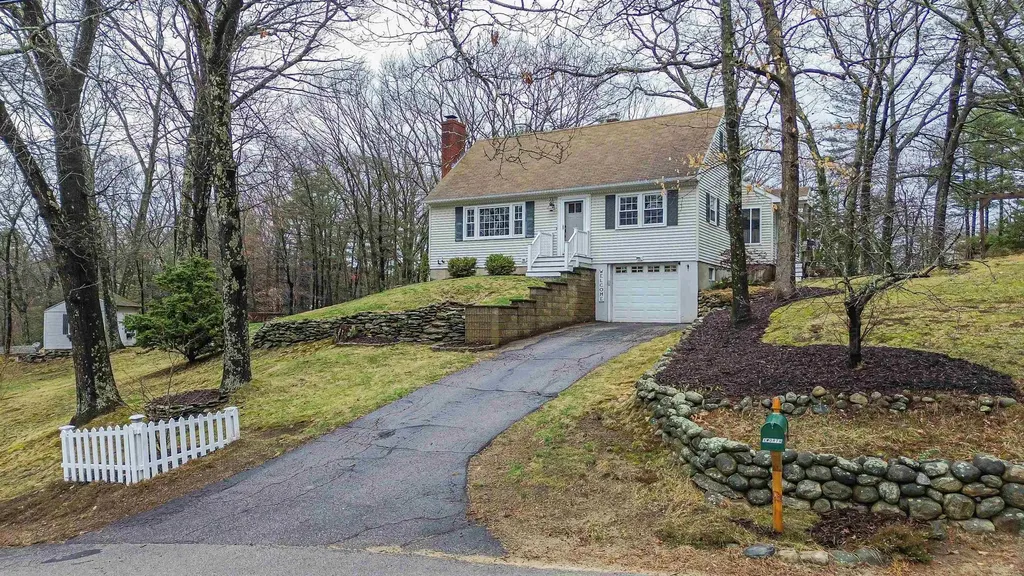 1 Hillside Drive Hudson NH 03051