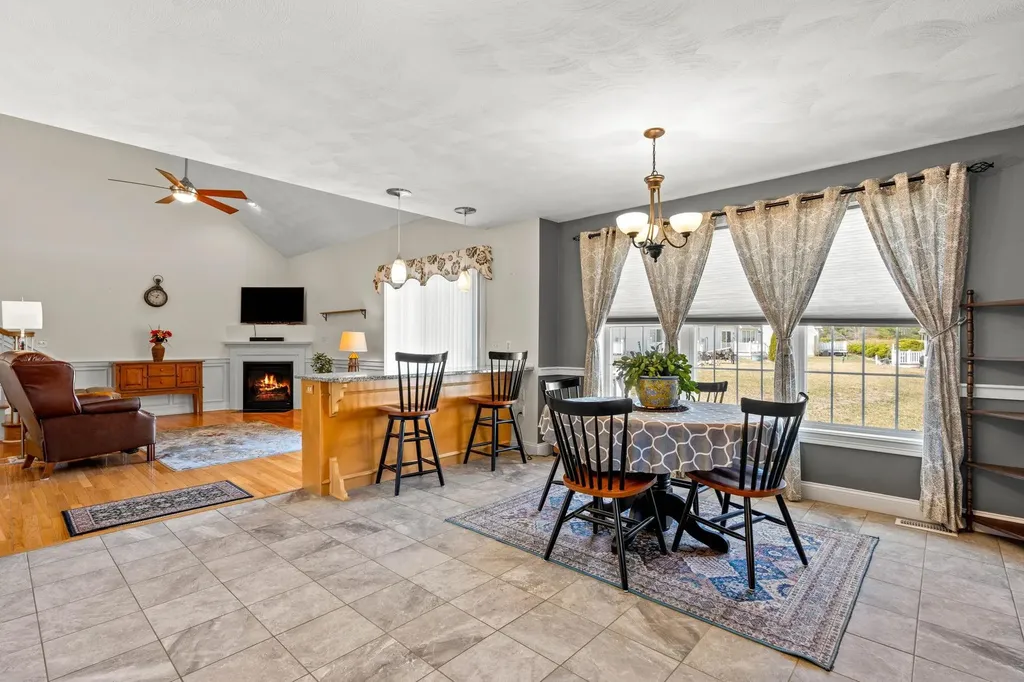 27 Ash Drive Kingston NH 03848