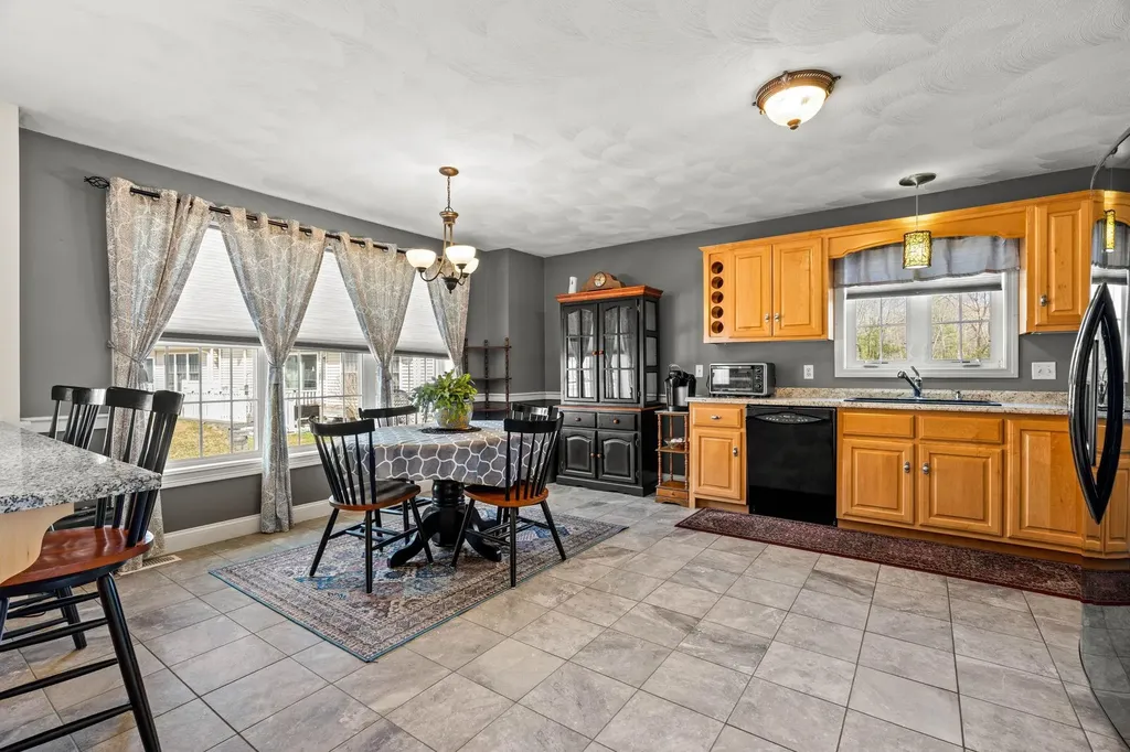 27 Ash Drive Kingston NH 03848