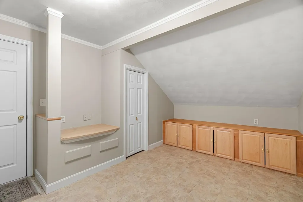 27 Ash Drive Kingston NH 03848